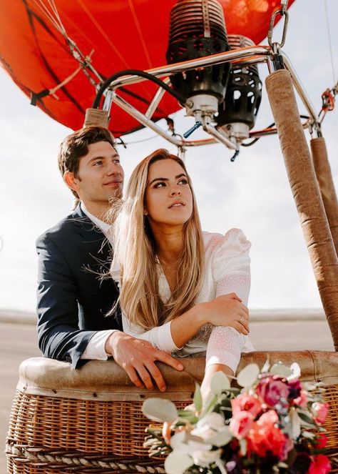 Unique and romantic Bride and groom photo idea | Modern Hot Air Balloon Elopement | Amelia and Austin in San Marcos, Texas | Videographer: Purely Films | Click on the link to see more wedding film and video inspiration on LoveStoriesTV.com Hot Air Balloons Photography, Hot Air Balloon Wedding, San Marcos Texas, Video Inspiration, Bride And Groom Photo, Engagement Poses, Groom Photo, Romantic Bride, Italian Wedding