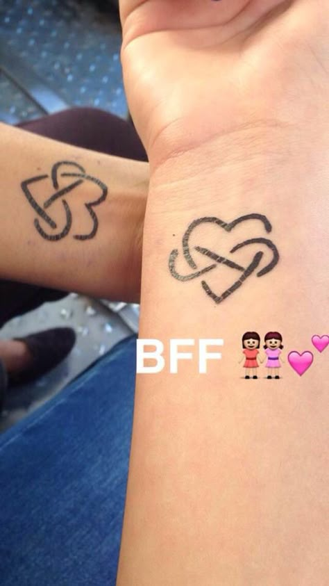 Tattoo of Henna. BFF Bff Mehndi Design, Henna Matching Best Friends, Best Friend Henna Tattoos, Bff Henna Tattoos, Matching Henna Designs For Best Friends, Henna Tattoo Designs Matching, Boy Henna Designs Easy, Henna Designs Matching, Best Friend Mehndi Design