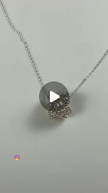 Handmade Necklaces Diy, Diy Pearl Necklace, Diy Necklaces Tutorial, Pearl Crafts, Making Necklaces, Pearls Diy, Necklace Tutorial, Craft Jewelry, Wire Work Jewelry