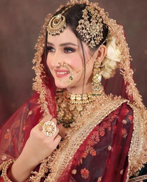 Pakistani Bridal Makeup Red, Bridal Makeup Pictures, Makeup Consultation, Bridal Makeup Tips, Indian Bride Makeup, Pakistani Bridal Makeup, Bridal Makeup Images, Bride Dress Simple, Lead Paint