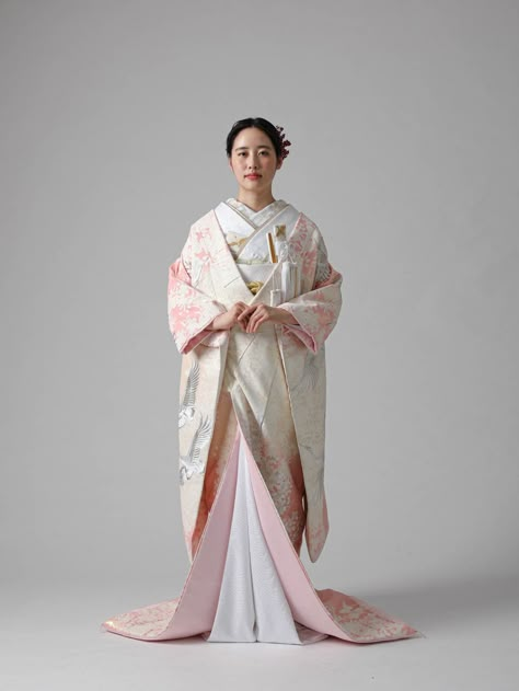 Japanese Wedding Dress, Japanese Wedding Kimono, Japanese Kimono Dress, Japan Dress, Japanese Traditional Clothes, Winter Kimono, Elegant Kimono, Traditional Wedding Attire, Kimono Japan