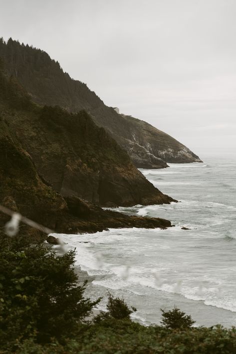 Oregon Coast Aesthetic, Shore Aesthetic, Heceta Head Lighthouse, Stormy Beach, Pacific Northwest Road Trip, Coastal Fog, Outside Aesthetic, Oregon Coastline, Take Me To The Mountains