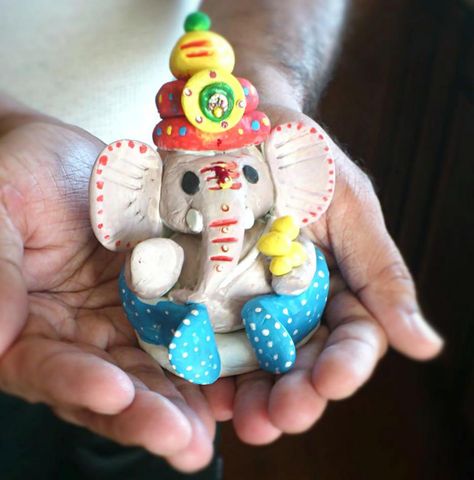 How to make Ganeshji Idol at home for Ganesh Chaturthi India Art Projects, Ganpati Making At Home, Ganeshji Idol, Ram Ladoo, Ganesh Making, Ganpati Making, Pakode Recipe, Gannu Bappa, Flower Decoration For Ganpati