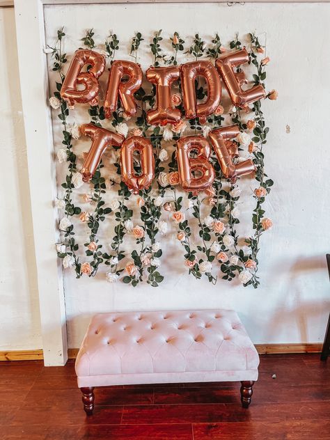 Photo Wall Bridal Shower Ideas, Hen Party Photo Wall, Hens Party Photo Backdrop, Diy Bridal Shower Photo Backdrop, Bridal Shower Decorations Backdrop, Floral Bridal Shower Photo Backdrop, Simple Floral Bridal Shower Decor, Flower Wall Bridal Shower Diy, Hen Do Backdrop