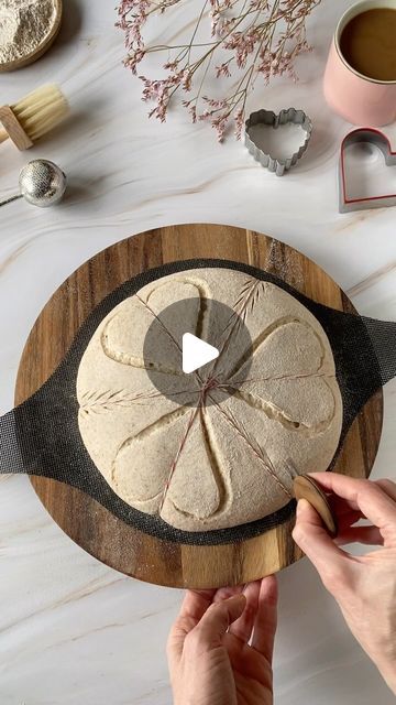 Gosia | Sourdough Fever on Instagram: "Bread scoring idea if you’re planning to bake for your loved ones 💖💖 It’s one of those simple but effective designs that will put a smile on your face! Save the reel and give it a go! 😍 Happy weekend everyone 🌿 . . . . . #breadscoring #breadart #sourdoughart #sourdough #sourdoughbread #artisanbread #lovebaking #homebaking #homemadebread #chleb #breadstagram #chlebnazakwasie #sauerteigbrot #panmasamadre #homemade #sourdoughclub #valentines #valentinesdaygift #giftidea" Bread Design Ideas, Bread Scoring Patterns, Make Sourdough Bread, Foccacia Bread, Bread Scoring, Bread Lame, Baguette Bread, Homemade Sourdough Bread, Sourdough Starter Recipe