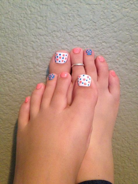 Summer polka dots! Polka Dot Pedicure Toenails, Polka Dot Toe Nails, Easter Pedicure, Polka Dot Pedicure, Pedicure Toenails, Pedicure Nail Designs, Pedicure Ideas, Pedicure Colors, Acrylic Toes