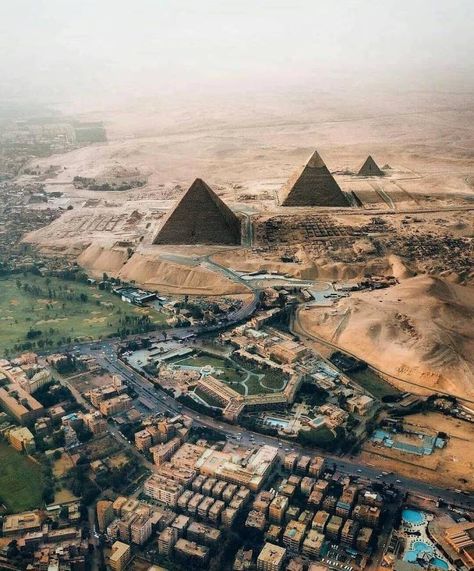 Egypt Civilization, Pyramids Egypt, Great Pyramid Of Giza, Egyptian Pyramids, Egypt History, Nile River, Pyramids Of Giza, Mesopotamia, Egyptian Art