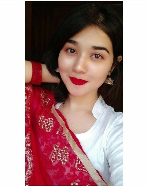 Bangladesh girl Poses With Phone, Hide Face Poses, Profile Picture Poses, Bangladesh Girl, Face Poses, Selfie Snapchat, Phone Photo, Hide Face, Girls Status