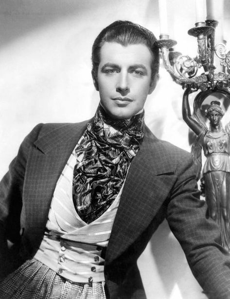 Robert Taylor Actor, Retro Lifestyle, Robert Taylor, Leading Men, Most Handsome Actors, Guys And Dolls, Most Beautiful People, Handsome Actors, Golden Age Of Hollywood