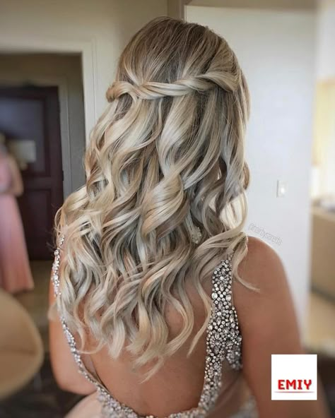 Debs Hairstyles, Bridesmaid Hair Inspo, Bridal Hair Down, Wedding Hair Half, Pageant Hair, Bridesmaid Hair Makeup, Wedding Hairstyles Bride, Ball Hairstyles, Graduation Hairstyles