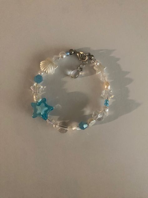 Wave To Earth Jewelry, W2e Bracelets, Wave To Earth Inspired Outfits, Wave To Earth Aesthetic Outfit, Earth Inspired Outfits, Wave To Earth Bracelet, Wave To Earth Outfit, Wave To Earth Concert, Chain Jewelry Diy