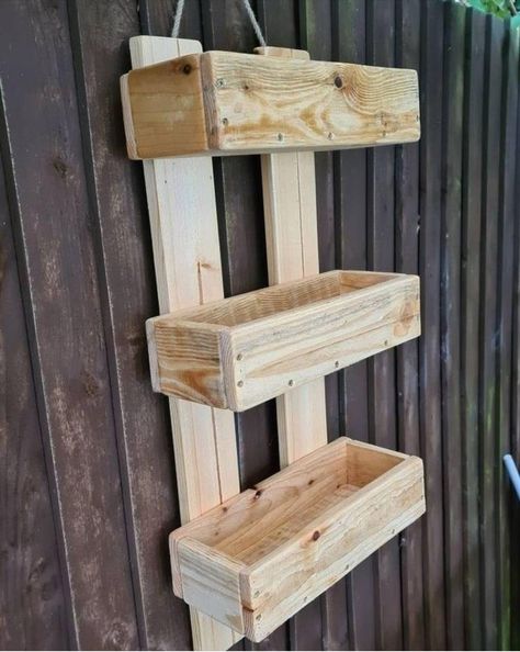 Winter Pansies, Chat Diy, Diy Raised Garden, Pallet Designs, Door Number, Hanging Design, Garden Tool Storage, Wood Shop Projects, Front House