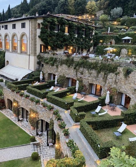 Hotels In Tuscany, Castle Exterior, Classic Hotel, Lovely Places, San Michele, Luxury Boutique Hotel, Special Dinner, Modern City, Pretty House