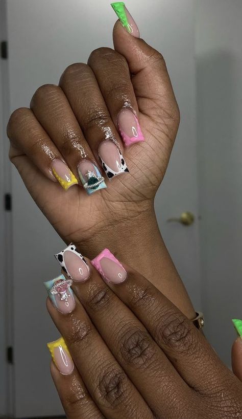 Nail Ideas Acrylic Basic, French Freestyle Nails, Shortie Nails Designs, Dump Nails, Junk Nails Short, Short Junk Nails, Short Freestyle Nails, Acrylic Nail Designs Classy, Acrylic Nail Set