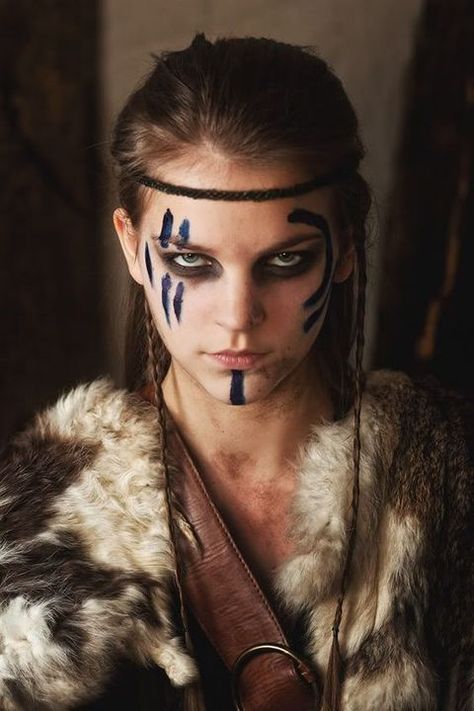 Maquillage viking Warrior Makeup, Viking Makeup, Viking Warrior Woman, Makeup Themes, Dark Beauty Magazine, Viking Costume, New Warriors, Viking Hair, Viking Woman