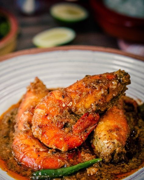 Chingri Malaikari | Bangladeshi Malai Curry with Tiger Prawns | Bengali Coconut Shrimp Curry — The Spice Odyssey Tiger Prawn Recipe, Chingri Recipe, Malai Curry, Coconut Shrimp Curry, Tiger Prawns, Appetizer Board, Indian Food Photography, Shrimp Curry, Bangladeshi Food