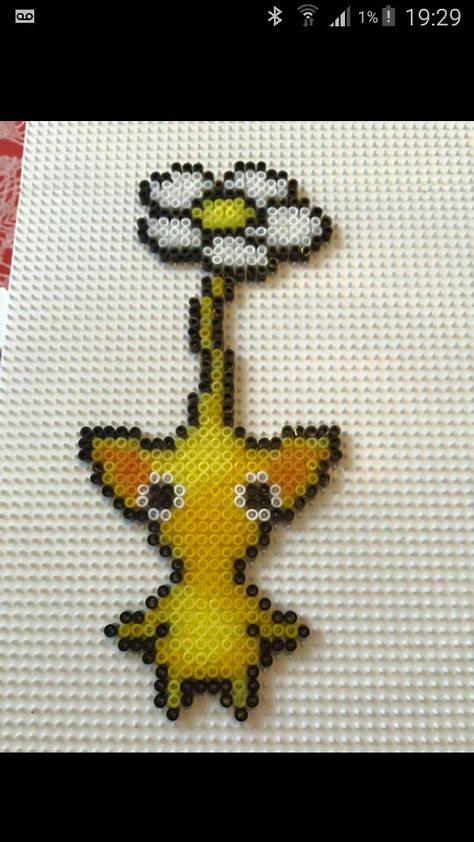 Pikmin Crafts, Pikmin Pixel Art, Pikmin Perler Beads, Perler Bead Magnets, Pikmin Art, Pearl Beads Pattern, Perler Bead Templates, Pixel Art Grid, Art Apps