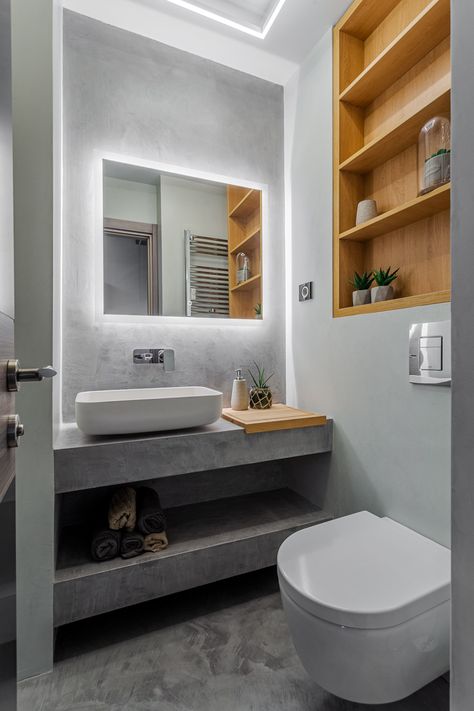 Grey Microcement Bathroom, Microcement Bathroom, Bathroom Renovation Ideas, Cement Bathroom, Clever Bathroom Storage, Bathroom Construction, Flat Interior Design, Small Bathroom Layout, Concrete Interiors