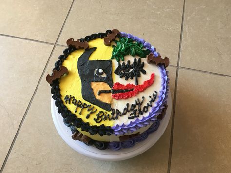 Batman and joker birthday cake Batman And Joker Birthday Party, Joker Birthday Party, Joker Birthday Cake, Boys Birthday Party Activities, Joker Birthday, Joker Party, Joker Cake, Dragonball Z Cake, Batman Villians