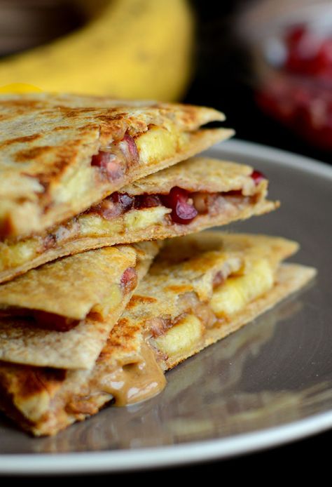 Fit Foodie Find's sweet take on traditionally savory quesadilla is naturally sweetened with ripe banana and pomegranate seeds. These quesadillas are a delicious on-the-go meal or snack that you can... Almond Butter Recipes, Healthy Protein Snacks, Breakfast And Brunch, High Fiber Foods, Fiber Foods, Healthy Protein, Banana Split, High Protein Snacks, Protein Snacks