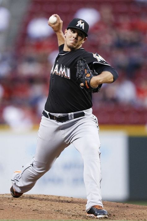 Marlins' own, Jose Fernandez. This guy is amazing. Mlb Baseball Players, Marlins Baseball, Jose Fernandez, Fantasy Baseball, Florida Marlins, New York Yankees Baseball, Man Crush Everyday, Yankees Baseball, Sports Hero