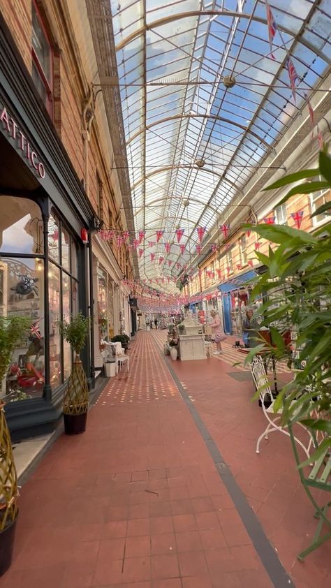 placeivebeen_sanny on Instagram: Westbourne arcade celebrating The Queen’s Platinum Jubilee 2022 . . . . . . #westbourne #westbournearcade #lovebournemouth #bournemouth… Bournemouth Aesthetic, Bournemouth England, England Aesthetic, Uk Beaches, England Trip, Uk Tour, Platinum Jubilee, Summer Inspiration, Bournemouth