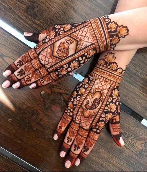 Bake Side Mehndi Design, Unique Mehandi Awesome Front Hand, Mahedi Design Latest, Siders Mehndi Design, Upper Hand Mehndi Designs, Unique Arabic Mehndi Designs, Royal Mehndi Designs, Half Hand Mehndi Designs, Front Mehendi Designs