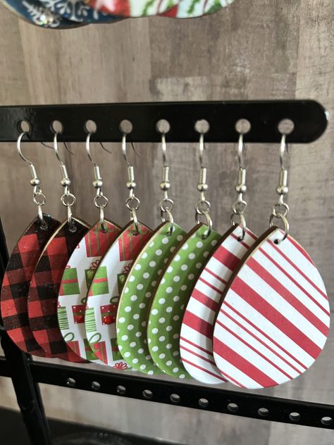 Make Earrings in Bulk with Mod Podge and Wood Earring Blanks - CATHIE FILIAN's Handmade Happy Hour Decoupage Wood Earrings Diy, Mod Podge Wood Earrings, Wood Earring Ideas, Cricket Earrings, Handmade Earrings Ideas Diy, Diy Earrings With Beads, Wooden Earrings Diy, Wood Earrings Diy, Diy Wood Earrings