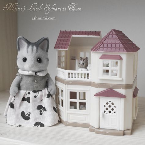 Sylvanian Families House, Critters 3, Calico Critters Families, Calico Critter, Sylvanian Family, Vbs Crafts, Family Diy, Calico Critters, Mini Series