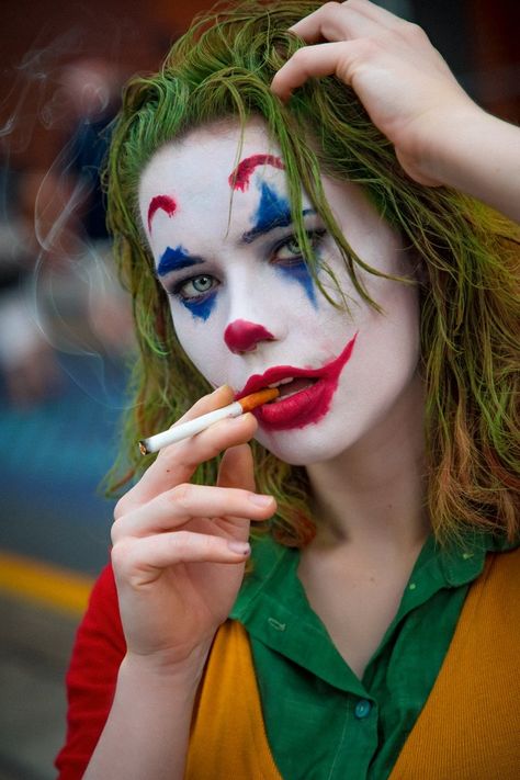 Costumes For Teenage Girl, Female Joker, Joker Halloween, Cute Group Halloween Costumes, Joker Costume, Harley Quinn Costume, Hallowen Costume, College Halloween, Diy Halloween Costume