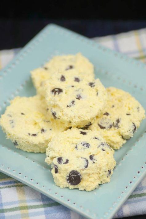 3 Ingredient Weight Watchers Vanilla Chocolate Chip Pudding Ice Cream Cookies – The BEST Weight Watchers Flourless Cookies {Easy – No Bake} Weight Watchers Ice Cream, Cool Diet Recipes, Weight Watcher Cookies, Low Cal Dessert, Chocolate Chip Pudding, Flourless Cookies, Sugar Free Jello, Pudding Ice Cream, Weight Watchers Snacks