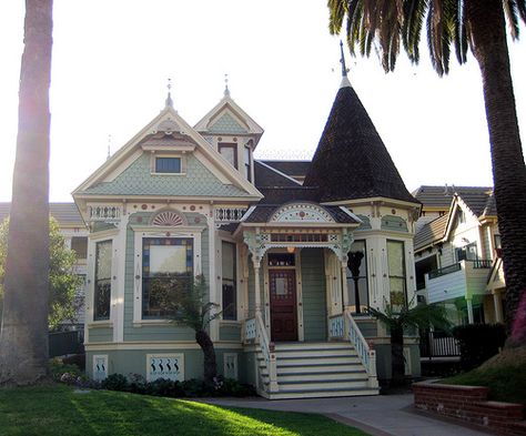 Glendale Victorian | Flickr - Photo Sharing! Timeless Homes, House Victorian, Fantasy Houses, Victorian Exterior, Victorian Colors, Old Victorian Homes, Victorian Style House, Folk Victorian, Victorian Beauty