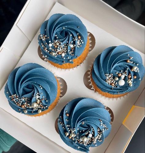 Cupcakes Decoration Blue, Blue Wedding Cupcakes Ideas, Navy Blue Wedding Cupcakes, Cupcake Designs For Men, Blue Cupcake Ideas, Blue Wedding Cupcakes, Cupcake Icing Designs, Art Cupcakes, Deco Cupcake