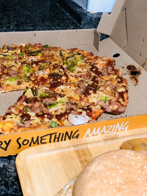 Debonairs Pizza South Africa, Debonairs Pizza, Food Core, Hands Aesthetic, Snack Craving, Recipes Snacks, Quick Recipes Snacks, South African Recipes, Food Babe