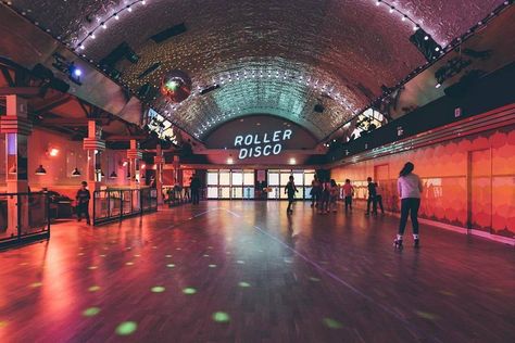 Margate Dreamland, Disco Roller Skating, Disco Floor, Roller Skating Rink, Retro Roller Skates, 80s Neon, Roller Rink, Roller Disco, Saturday Night Fever