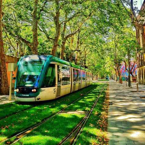 green road barcelona Transport Terminal, Barcelona Streets, Green Infrastructure, Green Corridor, Light Rail Station, Walkable City, New Urbanism, Eco City, Urban Landscape Design