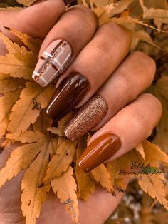 Nail Ideas For Fall Autumn, Autumn Nails Plaid, Fall Nails Flannel, Fall Nails Oval Shape Short, Autumn Ombre Nails Acrylic, Brown And Maroon Nails, Fall Long Nail Designs, November Nails Fall, November Nails