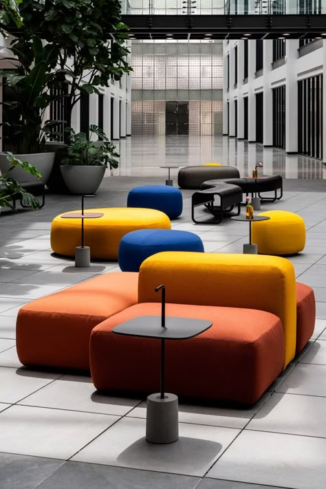 Bell Works, Projects - Lapalma Lounge Area Furniture, Modular Interior Design, Modular Sofa Office, Office Lounge Interior, Modular Lounge Seating, Coworking Lounge, Lobby Seating Area, Office Lounge Area Design, Office Lounge Seating