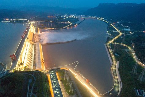 Three Gorges Reservoir helps guarantee safety of China’s Yangtze River in flood season - People's Daily Online Three Gorges Dam, Dam Construction, Flood Prevention, Hydroelectric Power Plant, Earths Rotation, Yangtze River, Hydroelectric Power, Earth Orbit, Sustainable Development Goals