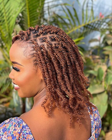 Short Passion Twists Hairstyle, Goddess Passion Twists, Short Twists Natural Hair, Passion Twists Hairstyle, Twists Hairstyles, Flat Twist Hairstyles, Short Twists, Different Braids, Passion Twists