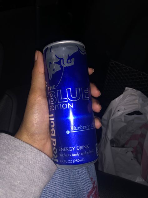 Blueberry Red Bull Alcoholic Drinks, Vodka Redbull Aesthetic, Redbull Drink Aesthetic, Blue Energy Drink, Blue Raspberry Redbull, Red Bull Drinks, Teenage Life, Power Energy, Energy Drink