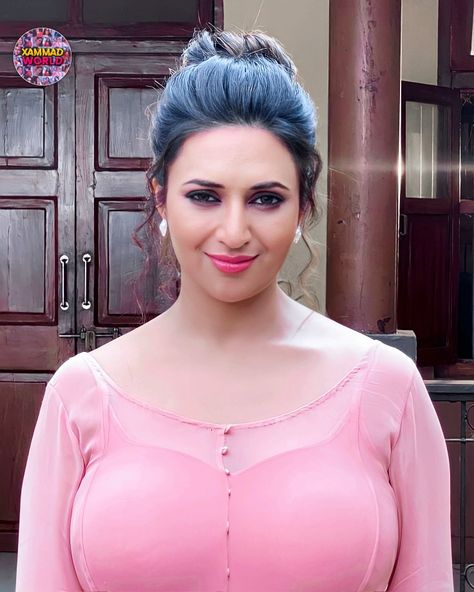 Indian Hot Actress Pictures Divyanka Tripathi Hot Pics, Divyanka Tripathi Hot, Face Reaction, Divyanka Tripathi, Indian Drama, Indian Tv Actress, Guiding Light, Art Women, Hd Pictures