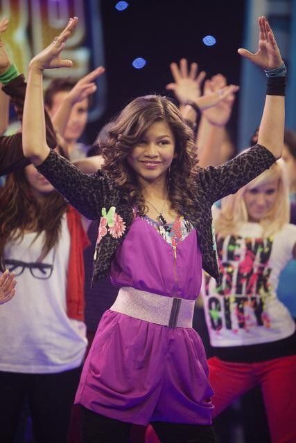 gianna on Twitter: "tbt the shake it up era when u were just a 14yo kid who made her dream come true & now 8 years later you’ve grown into this wonderful woman and i’m so incredibly proud of u and everything that u have accomplished through tears and smiles keep going&growing  #HappyBirthdayZendaya… https://t.co/EP9BauiNvz" Disney Channel Characters, Undercover Outfits, Kc Undercover Outfits, K C Undercover, Kc Undercover, Bella Thorne And Zendaya, Beyonce Music, Rocky Blue, Shake It Up