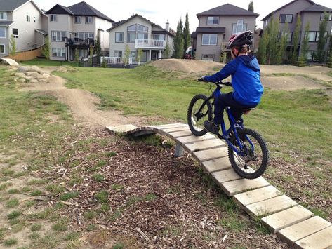 Bmx Pump Track, Backyard Bike Track, Kids Bike Track, Bike Parking Design, Bike Pump Track, Bmx Track, Motocross Tracks, Pump Track, Adventure Playground