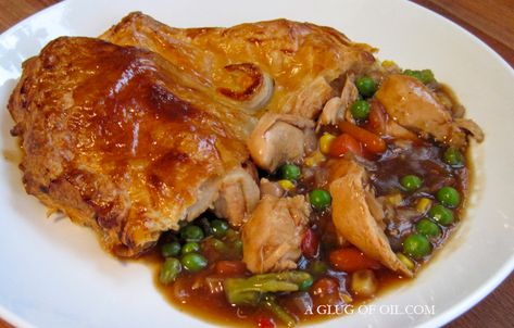 Roast Chicken Pie, Leftover Chicken Curry, Roast Chicken And Vegetables, Easy Chicken Gravy, Leftover Roast Chicken, Puff Pastry Chicken, Vegetable Gravy, Roast Chicken And Gravy, Chicken Pie Recipe