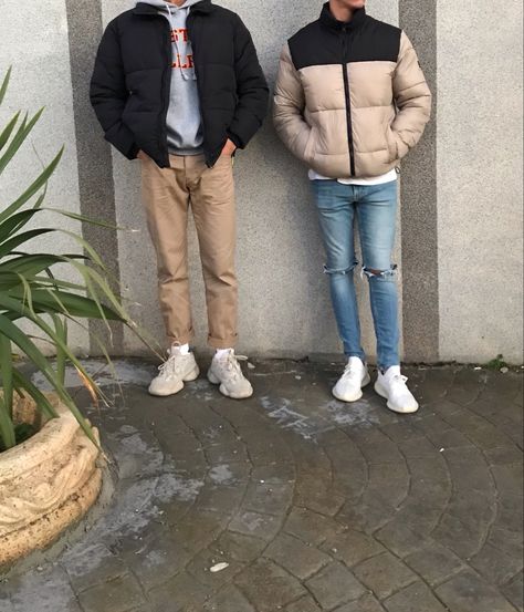 Yeezy 500 Outfit, Yeezy Outfit, Yeezy 500, Beige Outfit, Stylish Men Casual, Yeezy 350, Streetwear Men Outfits, Friends Fashion, Christmas Aesthetic