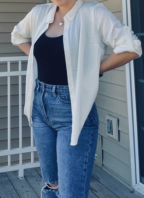 Ripped mom jeans, black bodysuit, and an oversized button down blouse for a put together look Mom Jeans Black, Rip Mom, Ripped Mom Jeans, Casual Work Outfit, Casual Work, Button Down Blouse, Black Bodysuit, Jeans Black, Put Together