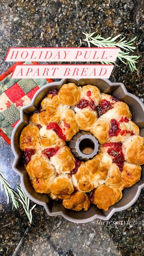 Brie Cranberry, Pull Apart Bread, Holiday Appetizers, Pull Apart, Bread Recipes Homemade, Food App, Brie, Around The Corner, A Holiday