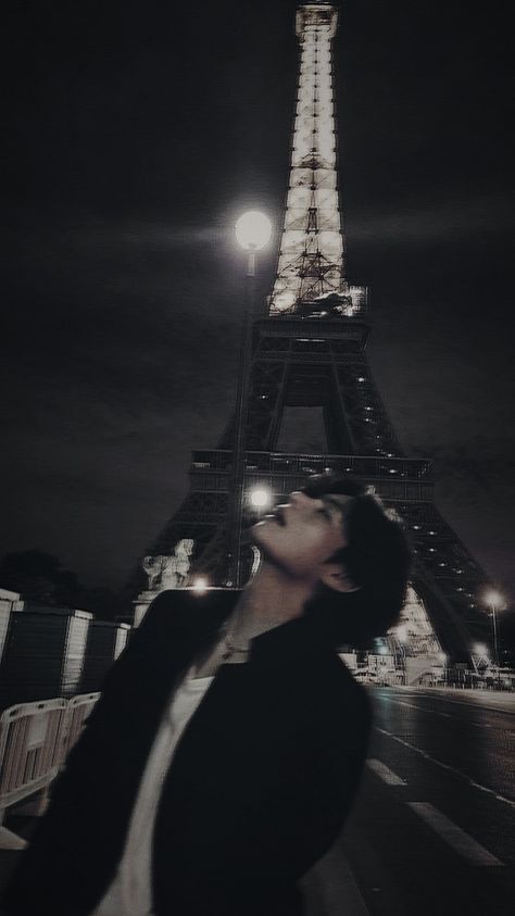 💍🤎 V In Paris Aesthetic, V Paris Pics, Taehyung Paris Aesthetic, V Pics Aesthetic, Aziza Core, Taehyung Dark Aesthetic Wallpaper, Love In Paris Aesthetic, Pari Core, Effiel Tower Aesthetic