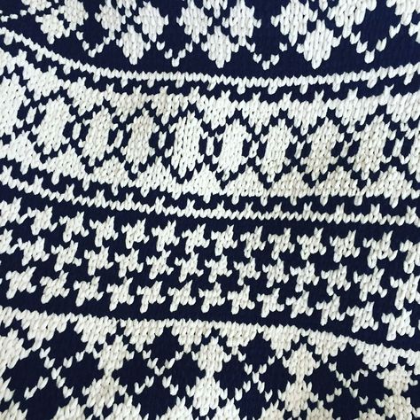 I Love My Blanket Shop (@iloveblanket) • Instagram photos and videos Scandinavian Blanket, Alize Puffy, Preppy Vibes, Skater Shoes, Finger Knitting, Row By Row, Textile Designs, Pattern Download, Blanket Pattern